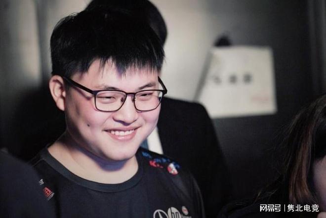 英超前瞻：维拉状态火热9轮8胜，残阵枪手客战盼继续领跑